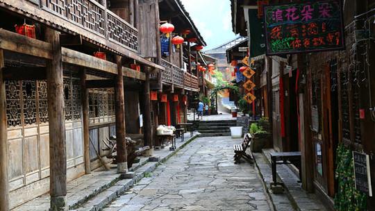 逃离天蓝色房屋